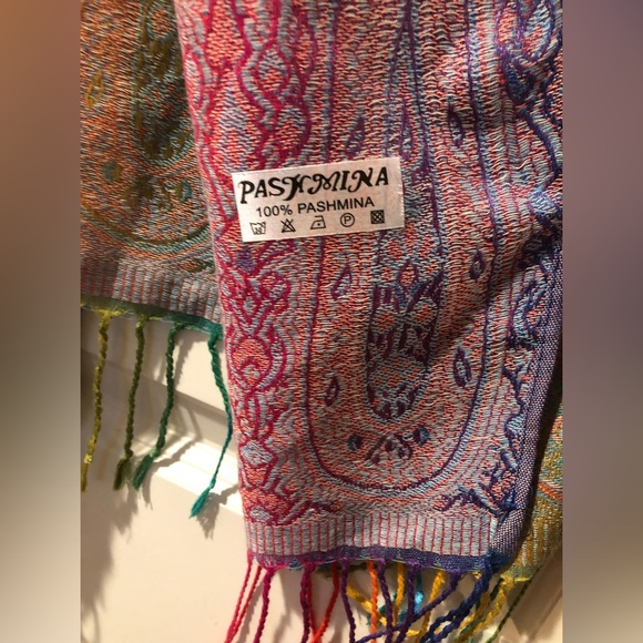 New 100% Pashmina scarf/wrap 69”x27” - Picture 4 of 4